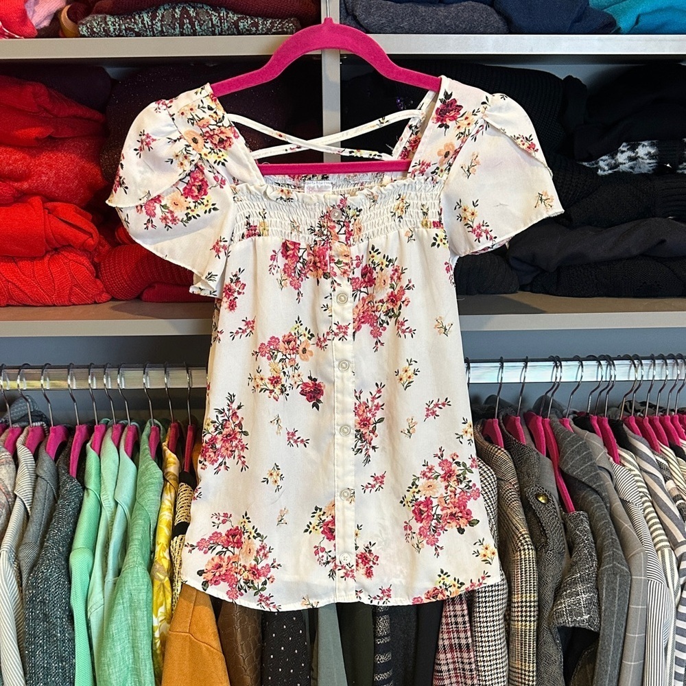 No Boundaries white/pink floral short sleeve smocked top size XS